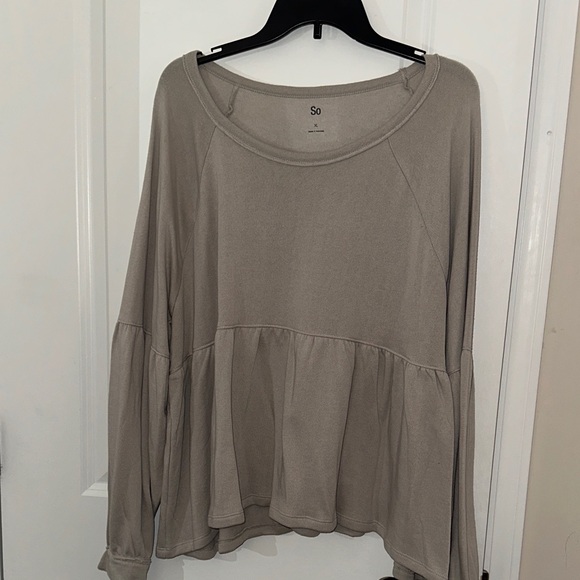 💜SO Women's Taupe Long Sleeve Blouse - Picture 1 of 4